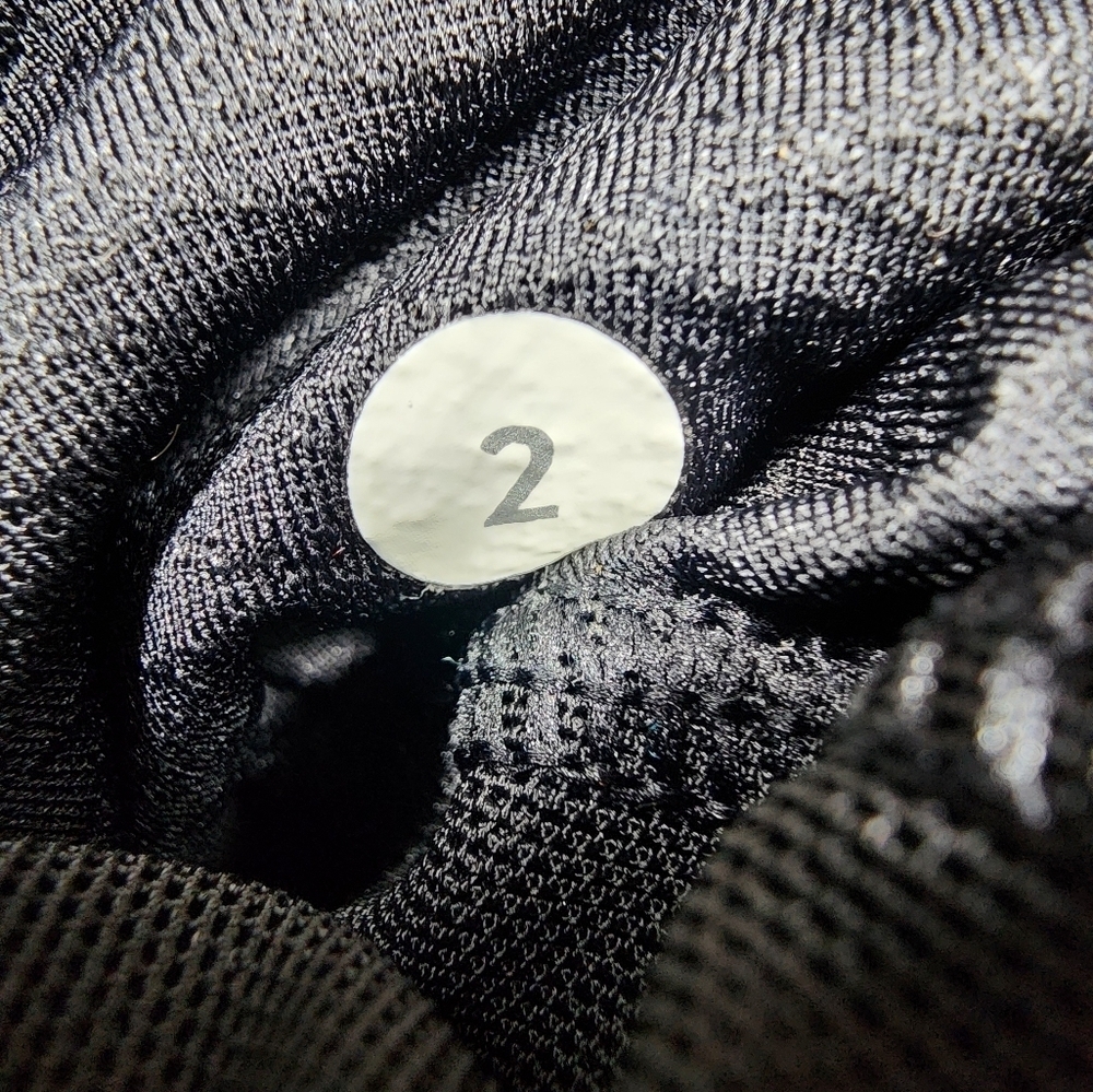 Lululemon Think Fast Pullover Size 2 - Picture 10 of 12